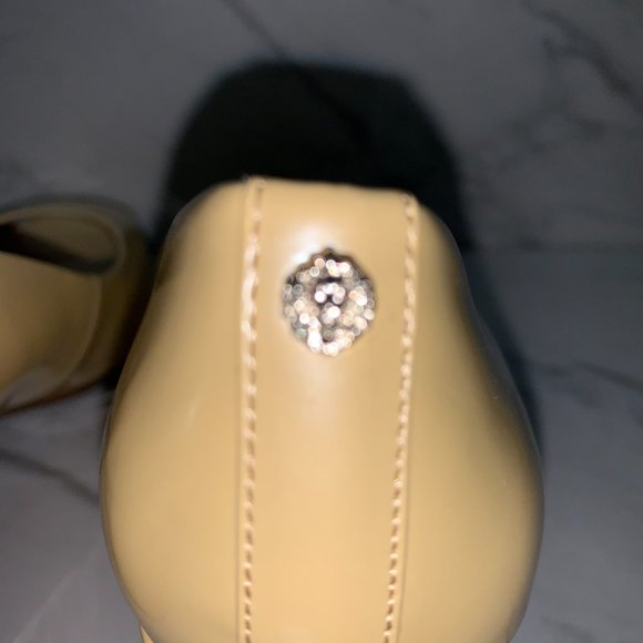 NWOT ANN KLEIN Pearlized lButtercup Low Heels - Picture 5 of 7